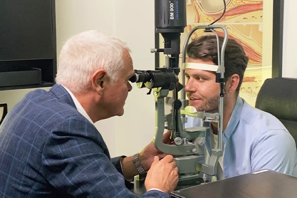 How-it-works-Y-2-Rick-Wolfe-Vista-Eyes-Elsternwick